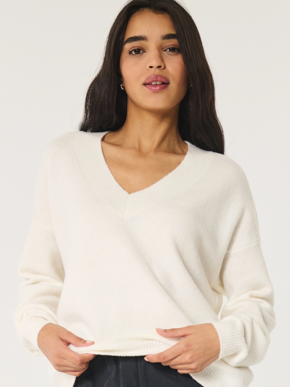 Hollister White Comfy Cloud Oversized V-Neck Sweater Size Small